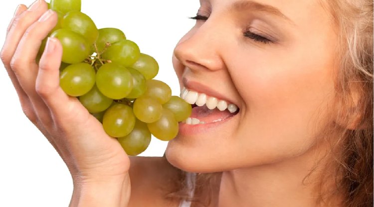 Research Shows “Remarkable” Impacts of Grape Consumption on Health and Lifespans